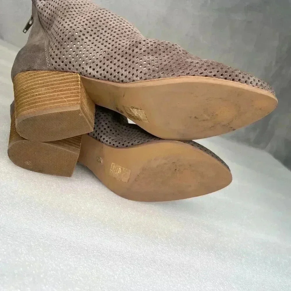 JEFFREY CAMPBELL Jenelle Laser Cut Soft Leather Bootie‎ women's 9.5 M Block Heel